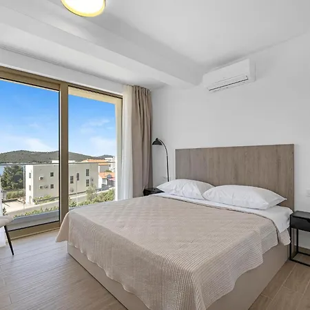 4 Bedroom Amazing In *