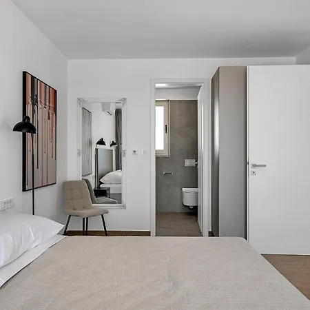 4 Bedroom Amazing In Holiday home