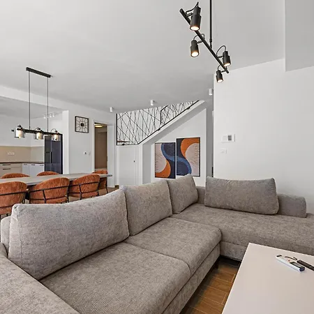 Increíble Casa De 4 En Žaborić