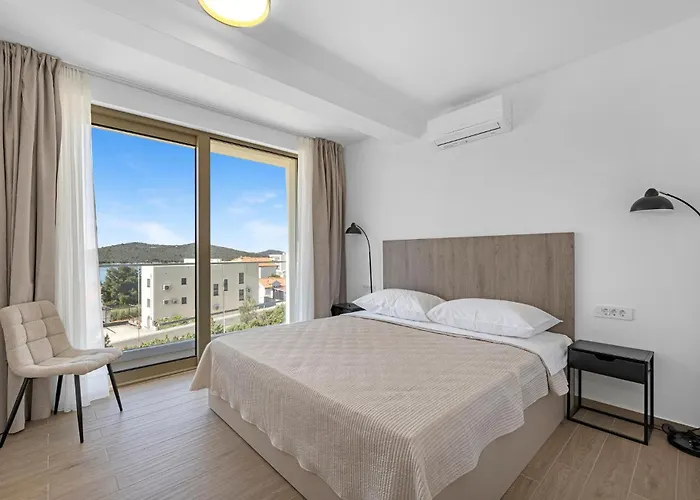 4 Bedroom Amazing In *