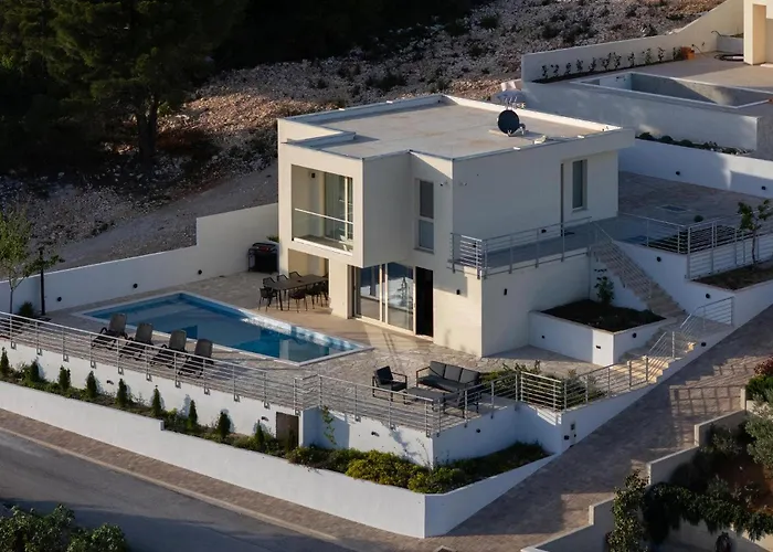 Dom wakacyjny 4 Bedroom Amazing In Žaborić