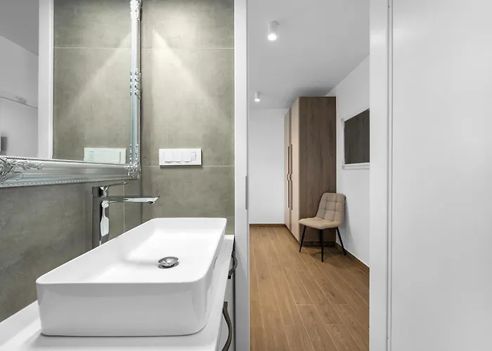 4 Bedroom Amazing In *