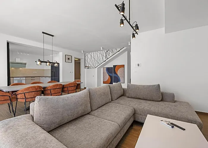 4 Bedroom Amazing In Zaboric